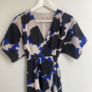 NEW Bold Floral Maxi Wrap Dress. Size XS. Fits S.